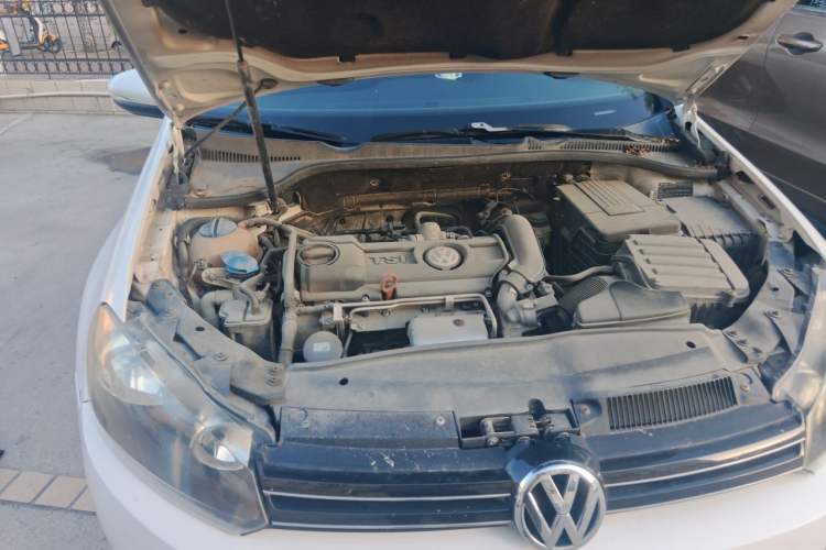 Used Volkswagen Golf 2011 1.4 TSI Automatic Luxury Edition Engine Bay Right