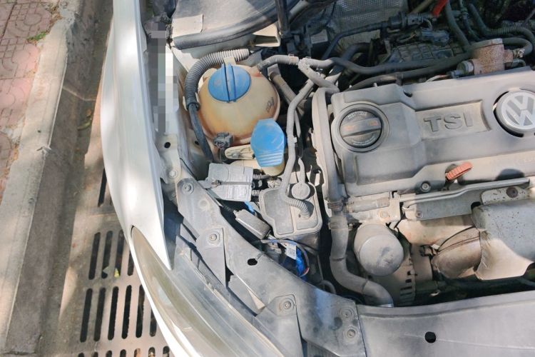 Used Volkswagen Golf 2011 1.4 TSI Automatic Comfort Model Engine Bay Right