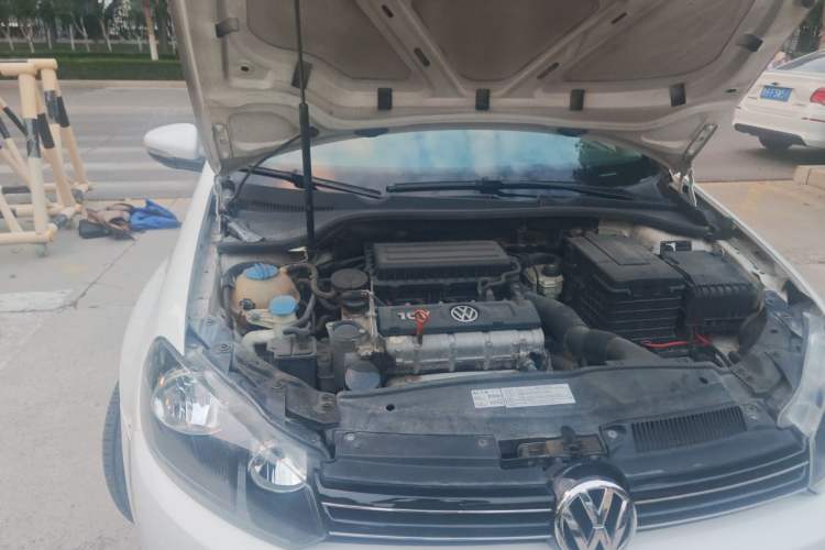 Used Volkswagen Golf 2011 1.6 Manual Comfort Model Engine Bay Right