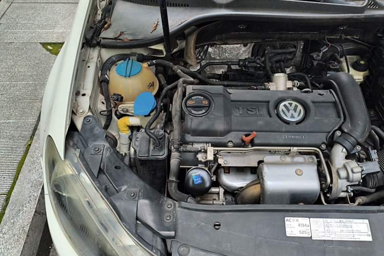Used Volkswagen Golf 2011 1.4 TSI Automatic Comfort Model Engine Bay Right