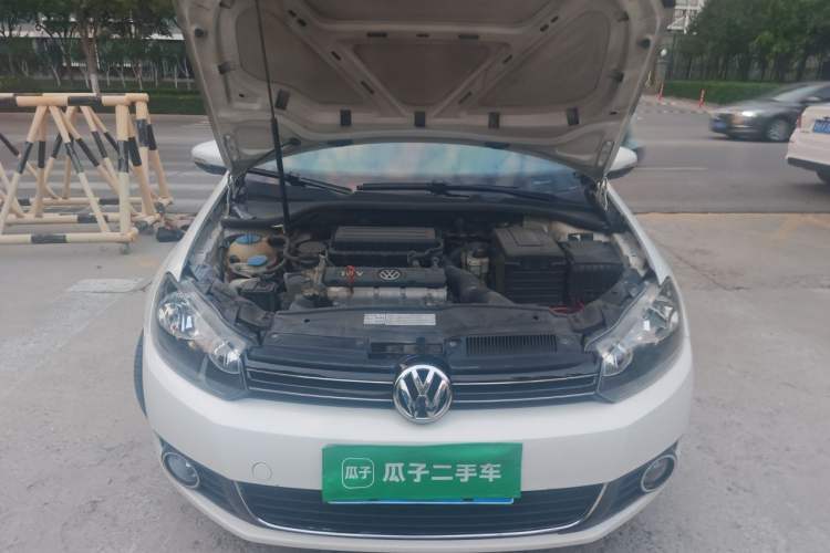 Used Volkswagen Golf 2011 1.6 Manual Comfort Model Engine Bay