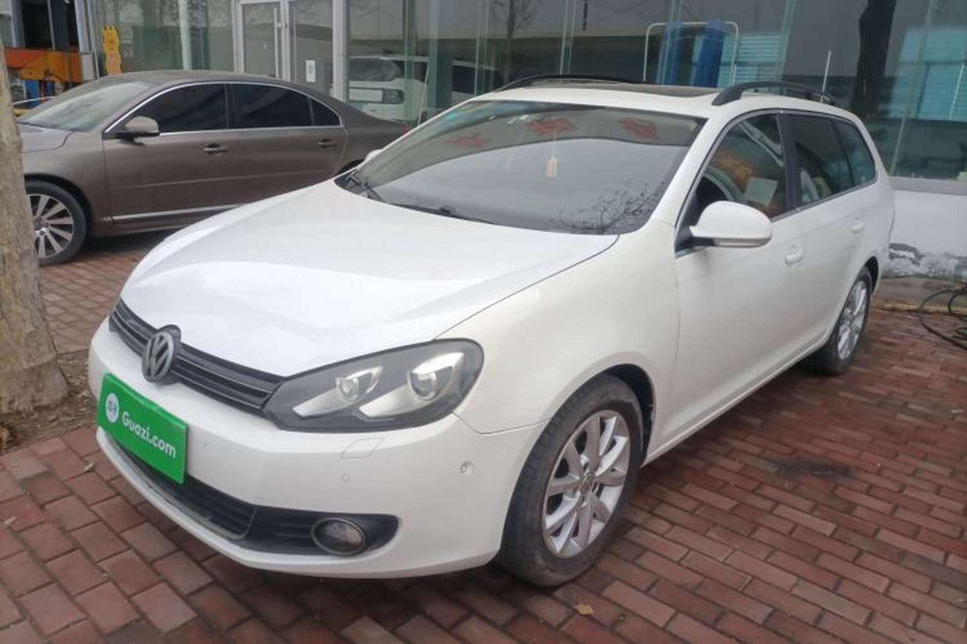 Used Volkswagen Golf 2011 1.4 TSI Luxury Touring Edition Front Left 45 Deg