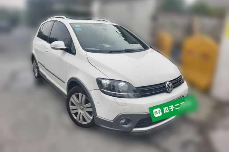 Used Volkswagen Golf 2011 1.4TSI Cross Golf Front Right 45 Deg