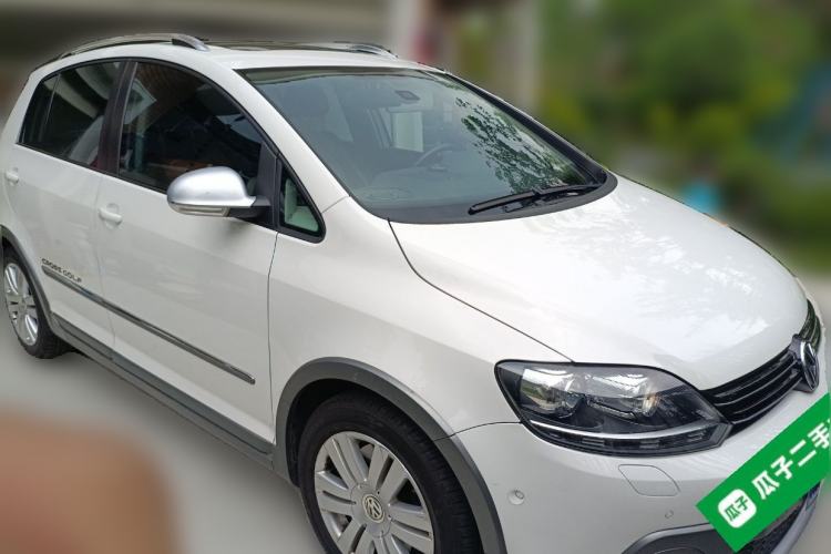 Used Volkswagen Golf 2011 1.4TSI Cross Golf Front Right 45 Deg