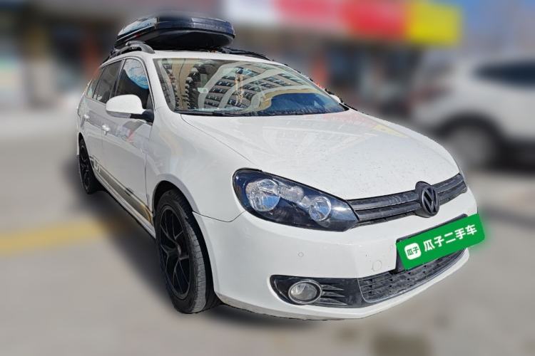 Used Volkswagen Golf 2011 1.4 TSI Comfort Travel Edition Front Right 45 Deg
