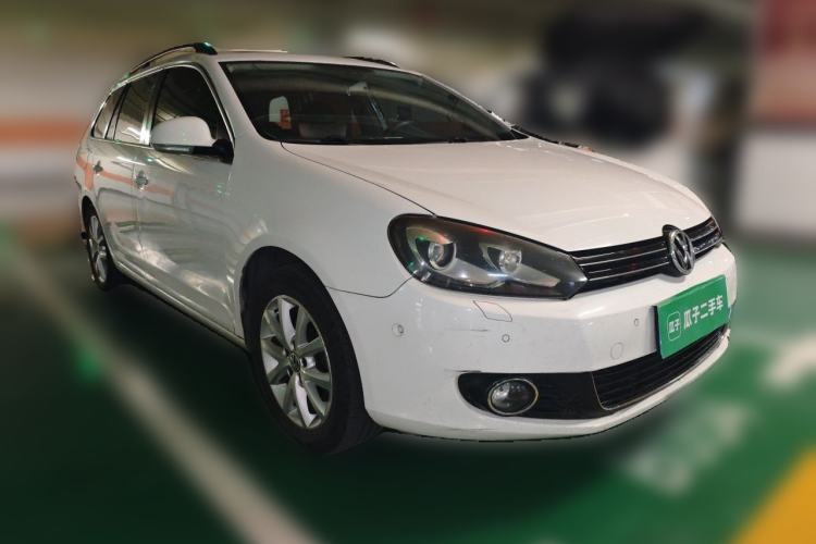 Used Volkswagen Golf 2011 1.4 TSI Luxury Touring Edition Front Right 45 Deg