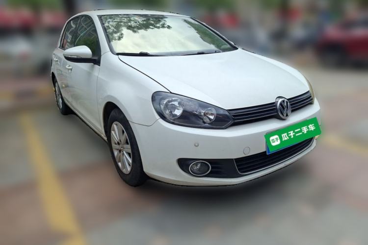 Used Volkswagen Golf 2011 1.6L Automatic Fashion Edition Front Right 45 Deg
