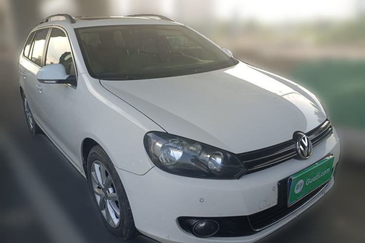 Used Volkswagen Golf 2011 1.4 TSI Comfort Travel Edition Front Right 45 Deg