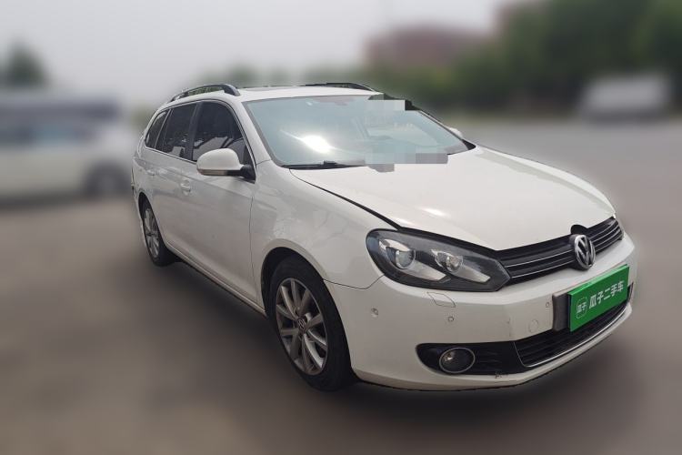 Used Volkswagen Golf 2011 1.4 TSI Luxury Touring Edition Front Right 45 Deg