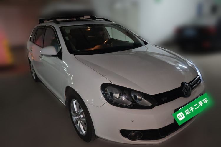 Used Volkswagen Golf 2011 1.4 TSI Comfort Travel Edition Front Right 45 Deg