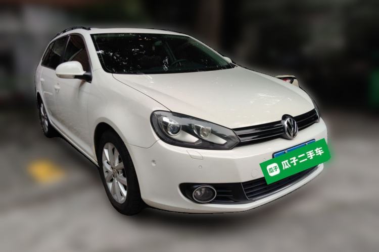 Used Volkswagen Golf 2011 1.4 TSI Comfort Travel Edition Front Right 45 Deg
