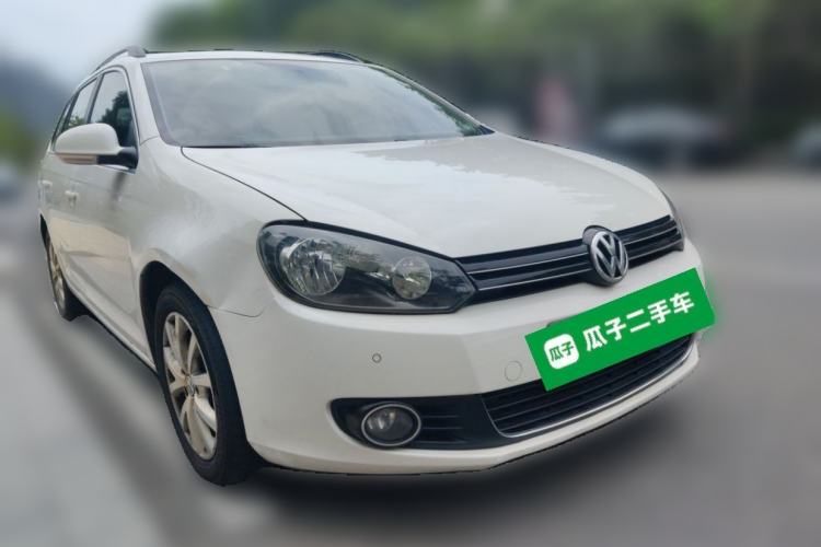Used Volkswagen Golf 2011 1.4 TSI Comfort Travel Edition Front Right 45 Deg