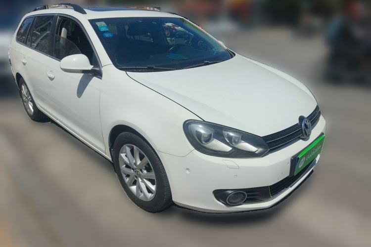 Used Volkswagen Golf 2011 1.4 TSI Luxury Touring Edition Front Right 45 Deg
