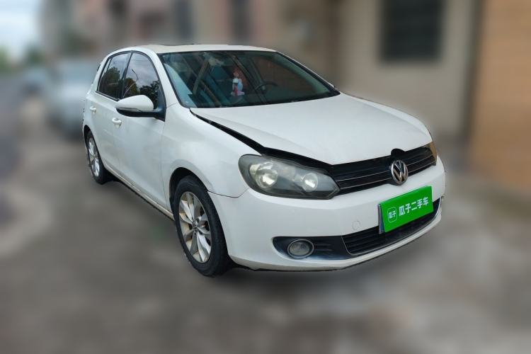 Used Volkswagen Golf 2011 1.4 TSI Automatic Comfort Model Front Right 45 Deg