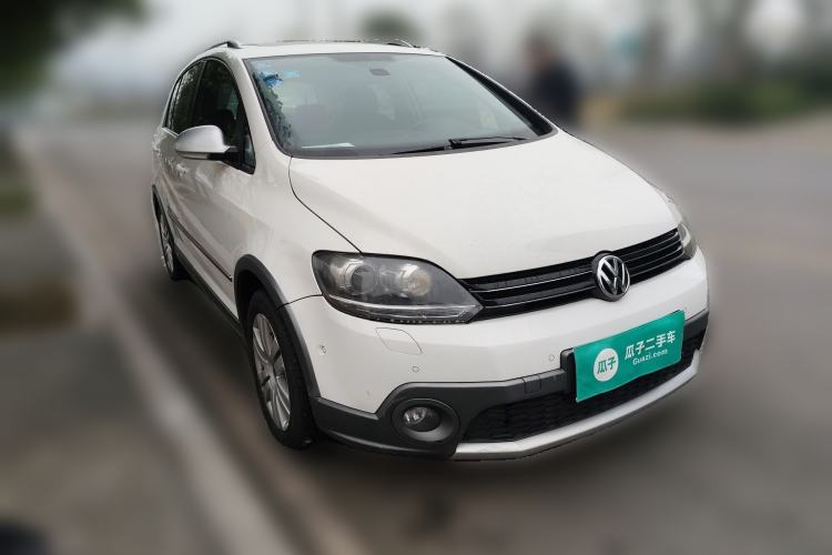 Used Volkswagen Golf 2011 1.4TSI Cross Golf Front Right 45 Deg