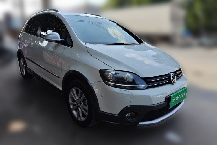 Used Volkswagen Golf 2011 1.4TSI Cross Golf Front Right 45 Deg