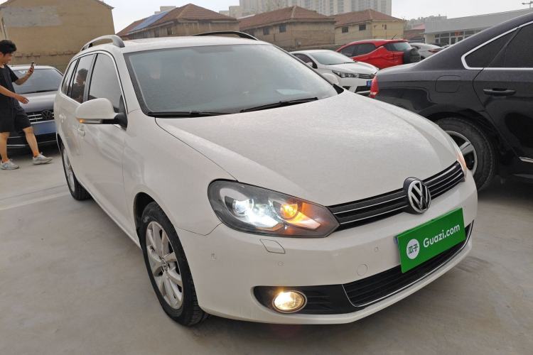 Used Volkswagen Golf 2011 1.4 TSI Luxury Touring Edition Front Right 45 Deg
