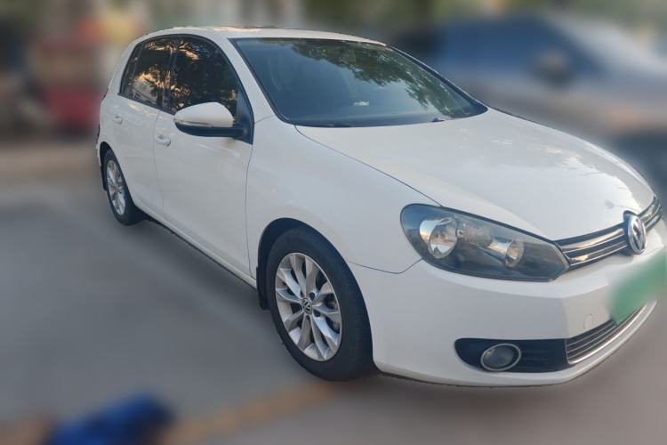 Used Volkswagen Golf 2011 1.4 TSI Automatic Luxury Edition Front Right 45 Deg