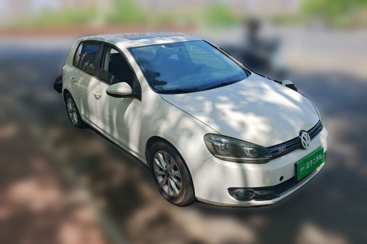 Used Volkswagen Golf 2011 1.4 TSI Automatic Comfort Model Front Right 45 Deg