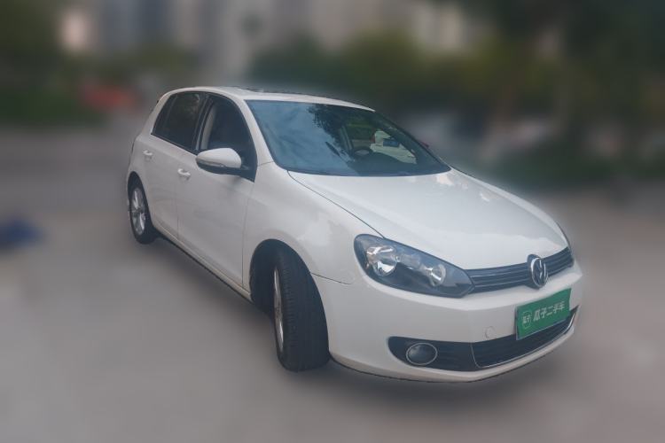 Used Volkswagen Golf 2011 1.6 Manual Comfort Model Front Right 45 Deg