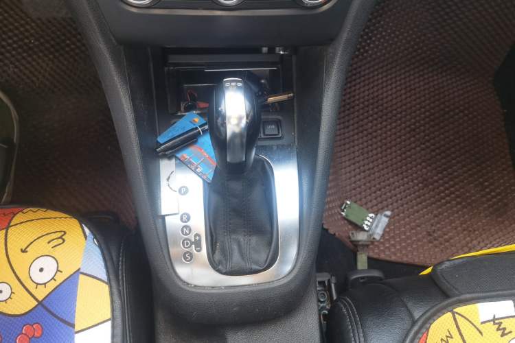 Used Volkswagen Golf 2011 1.4 TSI Automatic Comfort Model Gear Lever
