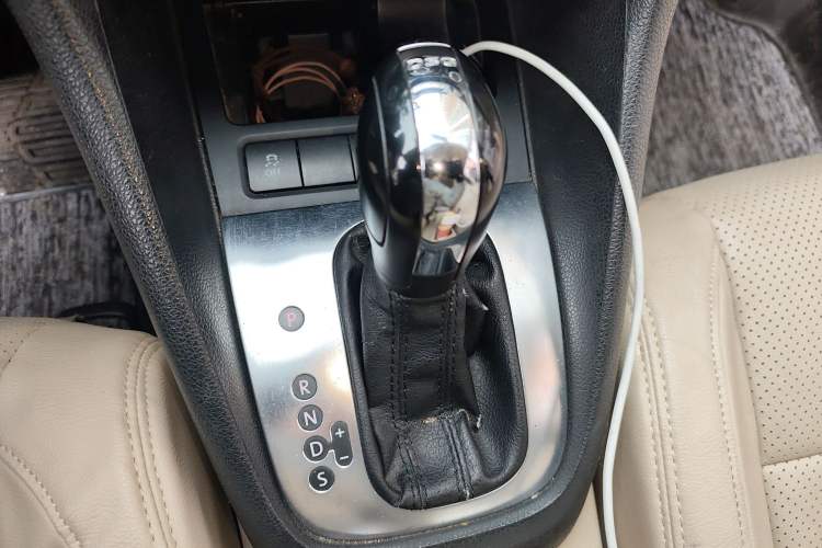 Used Volkswagen Golf 2011 1.4 TSI Automatic Comfort Model Gear Lever