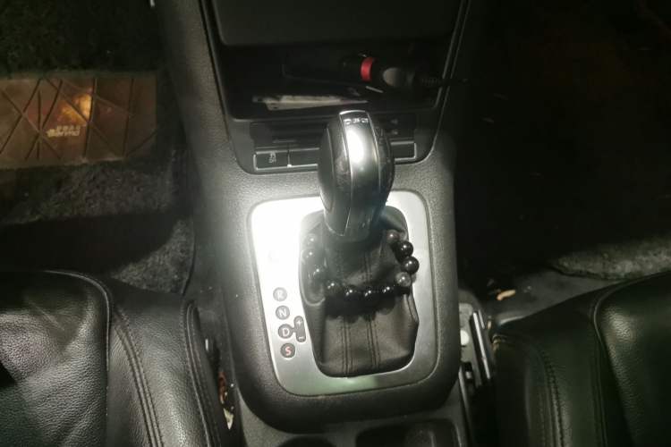 Used Volkswagen Golf 2011 1.4TSI Cross Golf Gear Lever