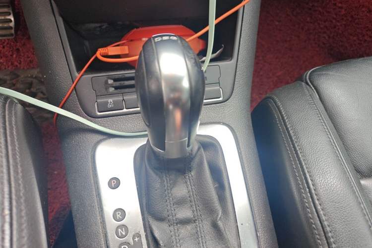 Used Volkswagen Golf 2011 1.4TSI Cross Golf Gear Lever