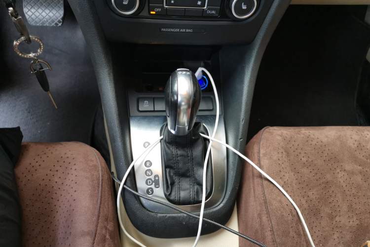 Used Volkswagen Golf  Gear Lever