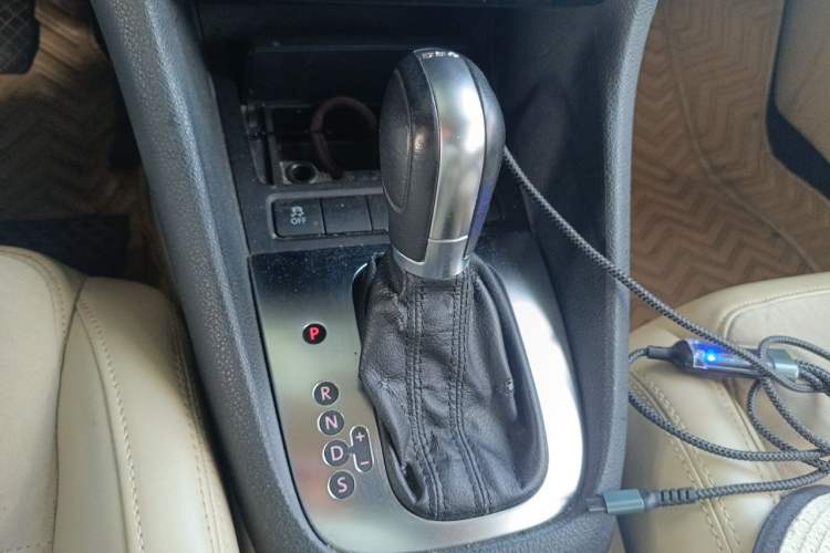 Used Volkswagen Golf 2011 1.4 TSI Comfort Travel Edition Gear Lever