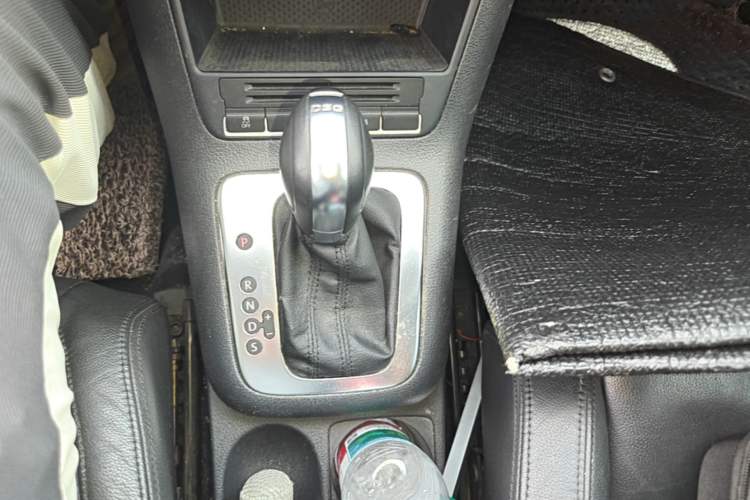 Used Volkswagen Golf 2011 1.4TSI Cross Golf Gear Lever