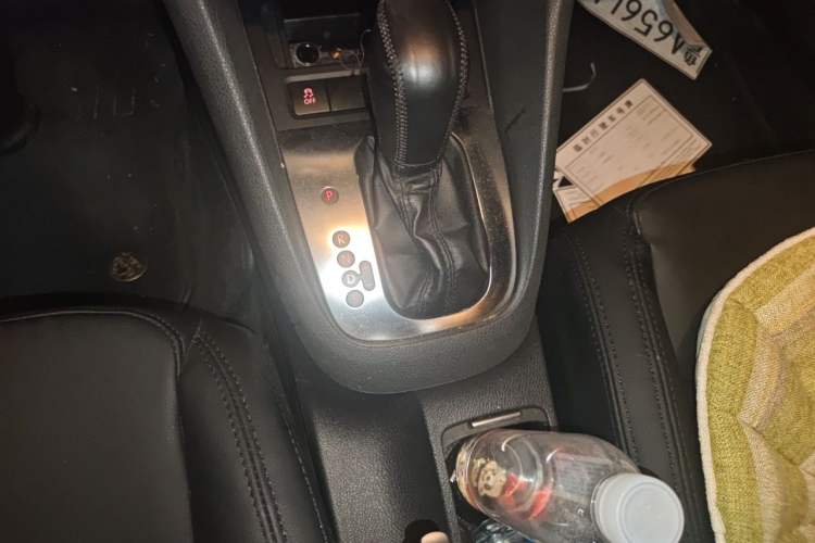 Used Volkswagen Golf 2011 1.4 TSI Comfort Travel Edition Gear Lever