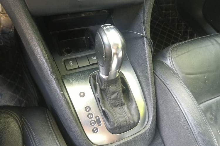Used Volkswagen Golf 2011 1.4 TSI Luxury Touring Edition Gear Lever