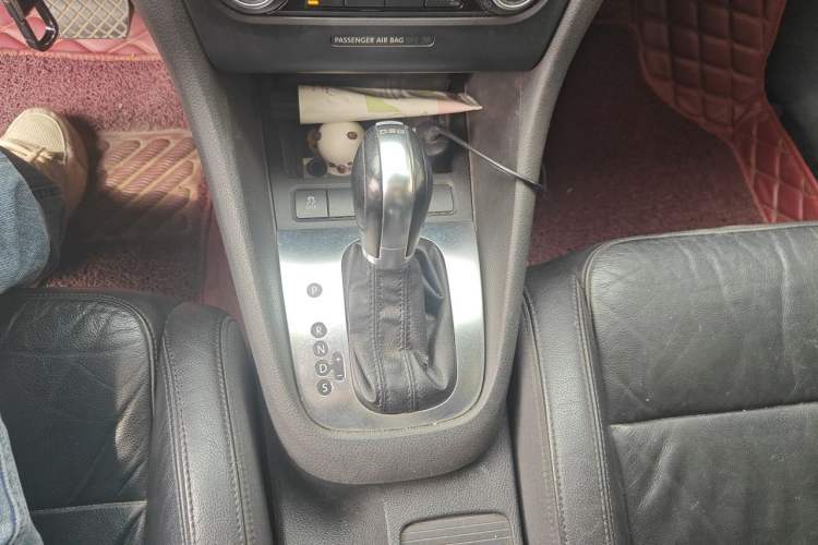 Used Volkswagen Golf 2011 1.4 TSI Luxury Touring Edition Gear Lever