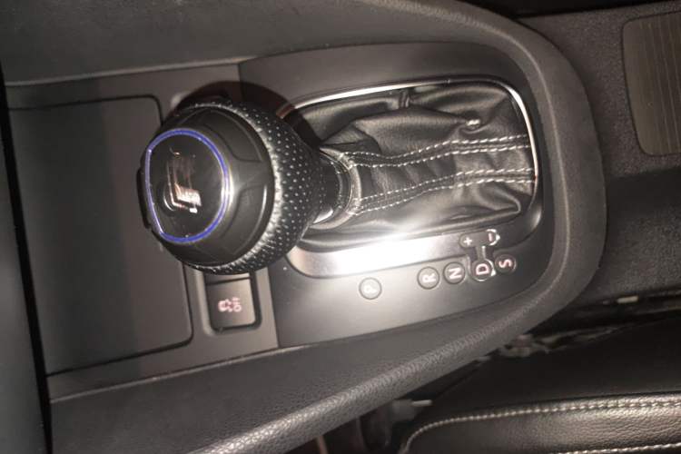 Used Volkswagen Golf 2011 2.0 TSI R Gear Lever