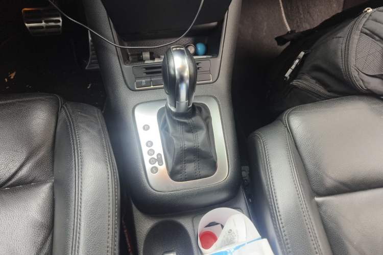 Used Volkswagen Golf 2011 1.4TSI Cross Golf Gear Lever