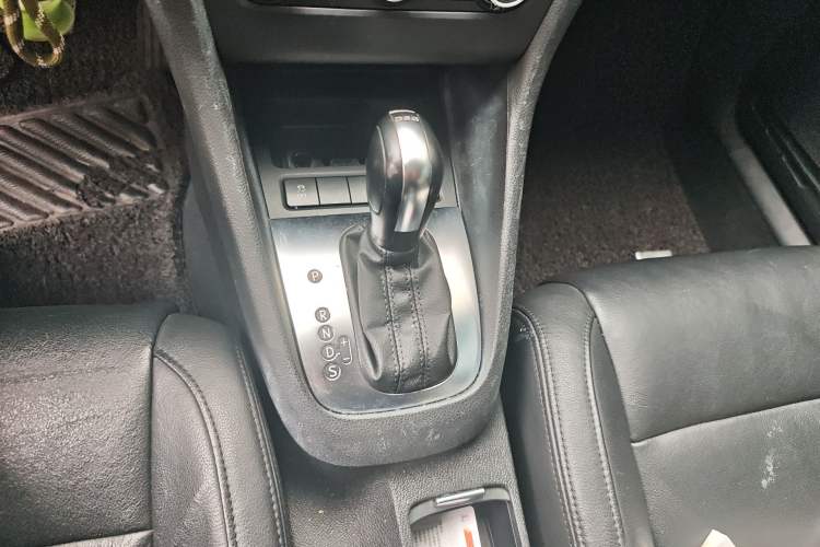 Used Volkswagen Golf 2011 1.4 TSI Automatic Comfort Model Gear Lever