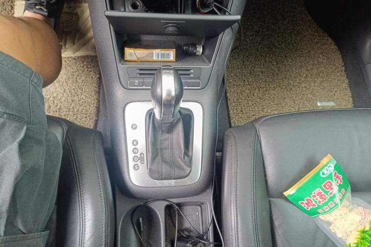 Used Volkswagen Golf 2011 1.4TSI Cross Golf Gear Lever