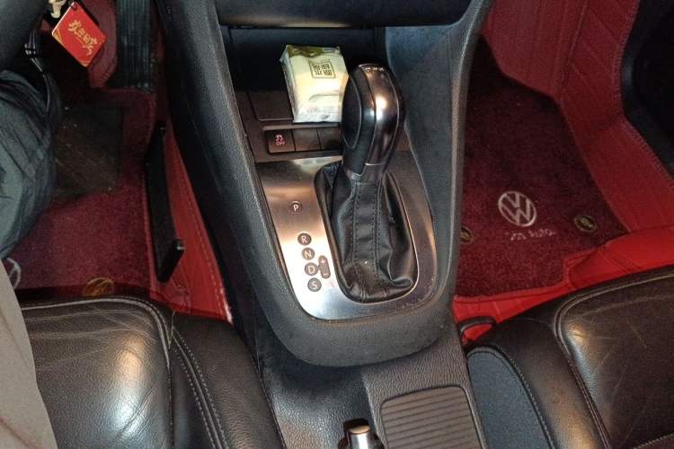 Used Volkswagen Golf 2011 1.4 TSI Automatic Luxury Edition Gear Lever