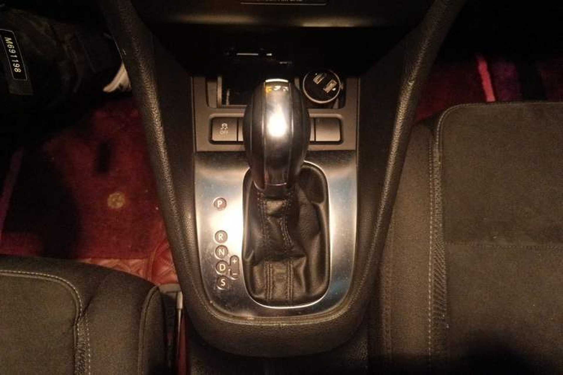 Used Volkswagen Golf 2011 1.4 TSI Comfort Travel Edition Gear Lever