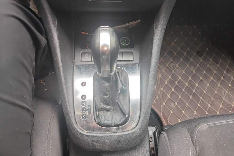 Used Volkswagen Golf 2011 1.4 TSI Comfort Travel Edition Gear Lever