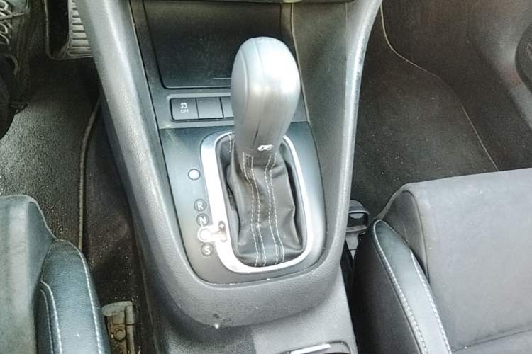Used Volkswagen Golf 2011 2.0 TSI R Gear Lever