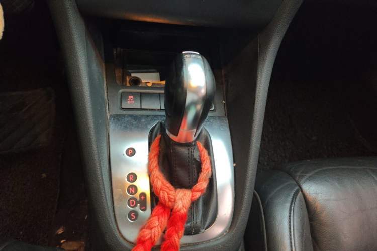 Used Volkswagen Golf 2011 1.4 TSI Automatic Comfort Model Gear Lever