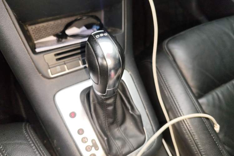 Used Volkswagen Golf 2011 1.4TSI Cross Golf Gear Lever