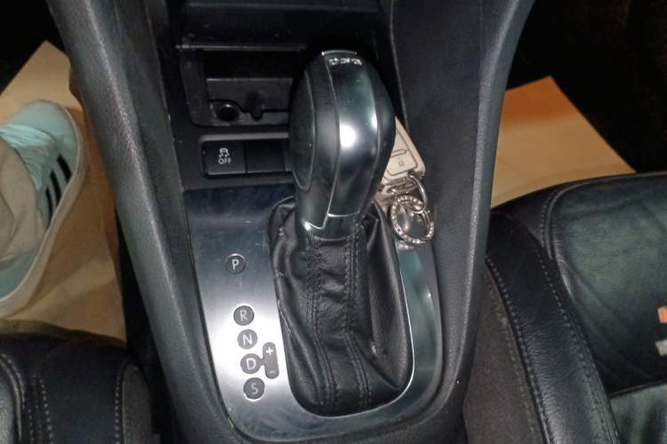 Used Volkswagen Golf 2011 1.4 TSI Luxury Touring Edition Gear Lever