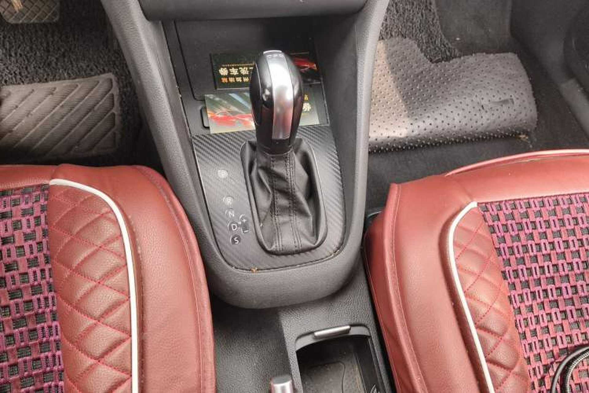 Used Volkswagen Golf 2011 1.6L Automatic Comfort Model Gear Lever