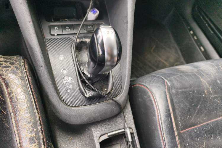 Used Volkswagen Golf 2011 1.4 TSI Automatic Comfort Model Gear Lever