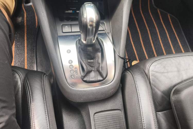Used Volkswagen Golf 2011 1.4 TSI Luxury Touring Edition Gear Lever