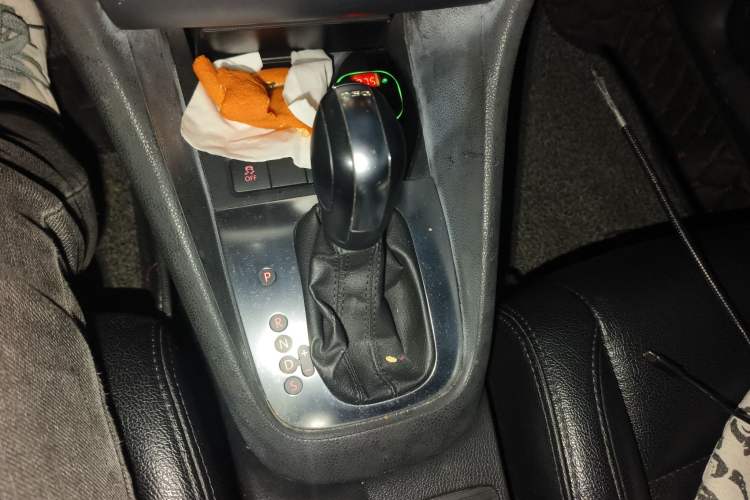 Used Volkswagen Golf 2011 1.4 TSI Automatic Comfort Model Gear Lever