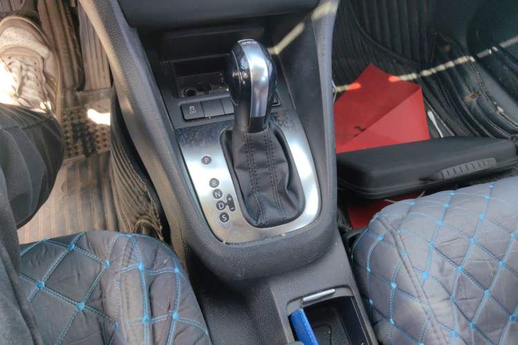 Used Volkswagen Golf 2011 1.4 TSI Automatic Comfort Model Gear Lever